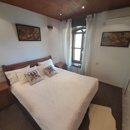 Czarina Cabin הבקתה הקיסרית והדירה הקיסרית Czarina Apartment Caesarea Esterno foto