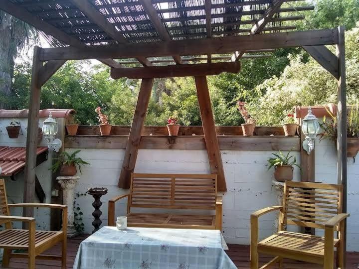 Czarina Cabin הבקתה הקיסרית והדירה הקיסרית Czarina Apartment Caesarea Esterno foto